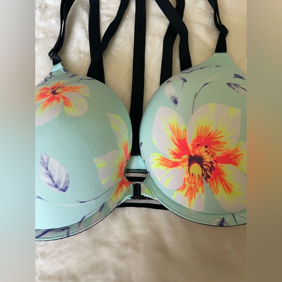 Victoria’s Secret bra 36D never worn - Picture 3 of 5